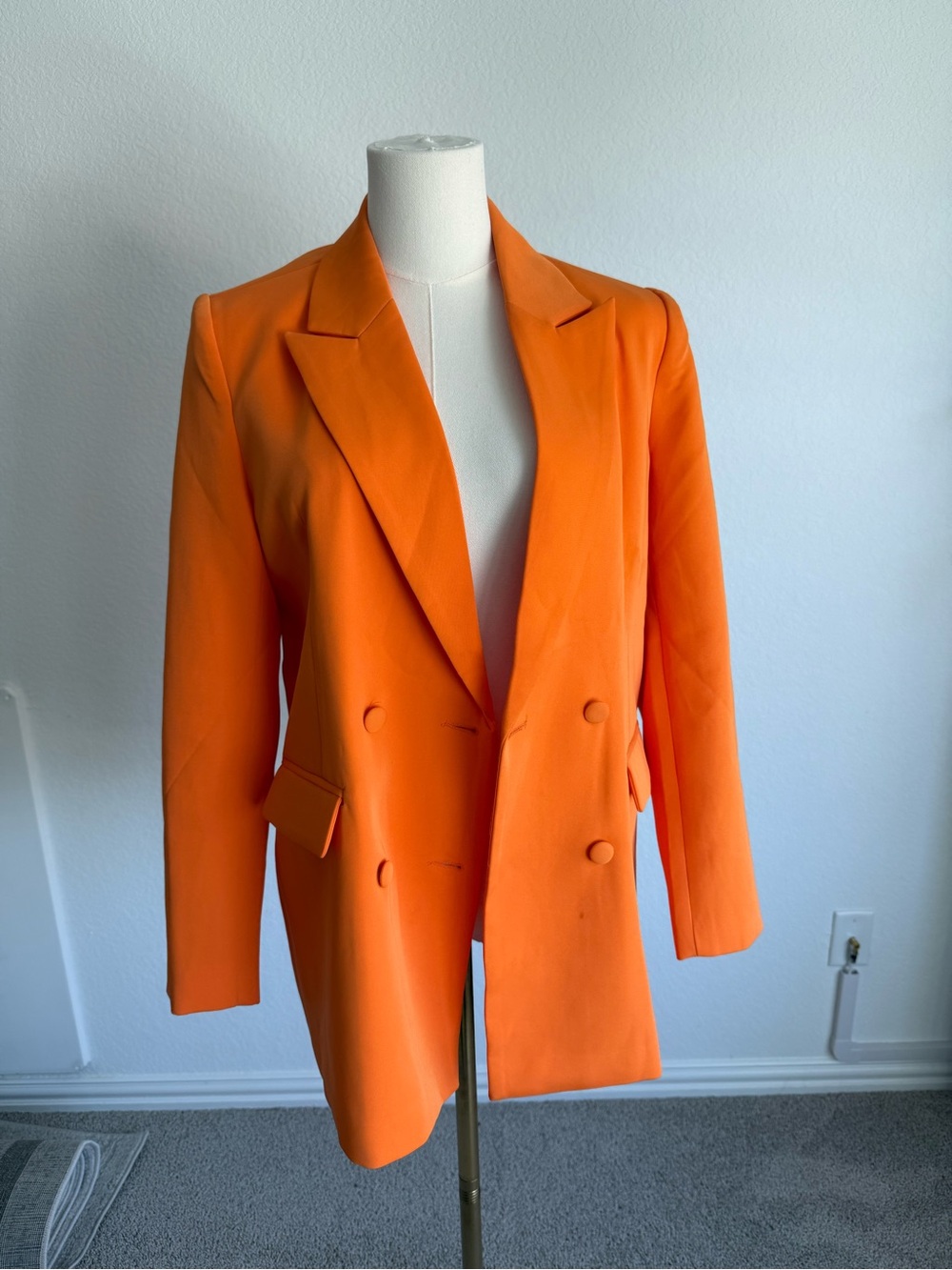 MESHKI Oversized Women's Orange Blazer
